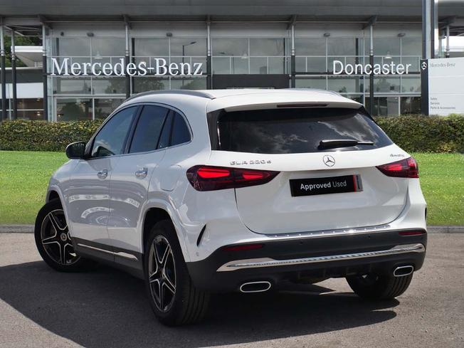 MERCEDES-BENZ Gla Photo 2