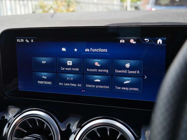 MERCEDES-BENZ Gla Photo 22