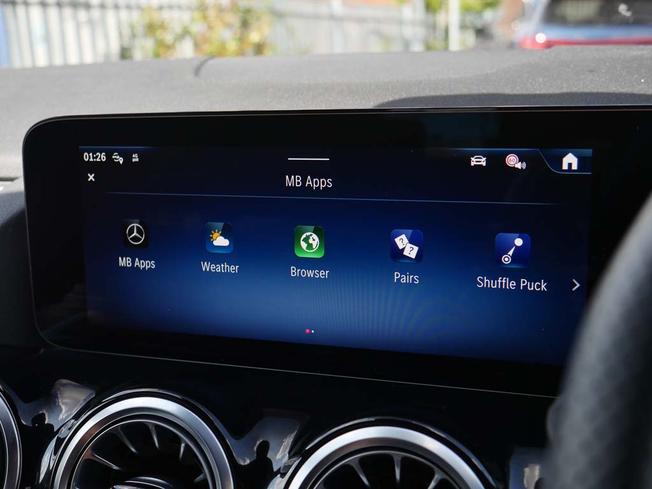 MERCEDES-BENZ Gla Photo 23