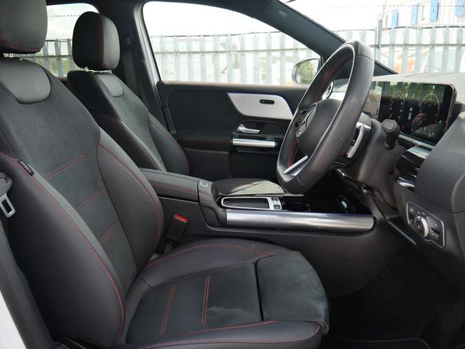 MERCEDES-BENZ Gla Photo 31