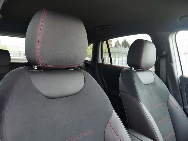 MERCEDES-BENZ Gla Photo 32
