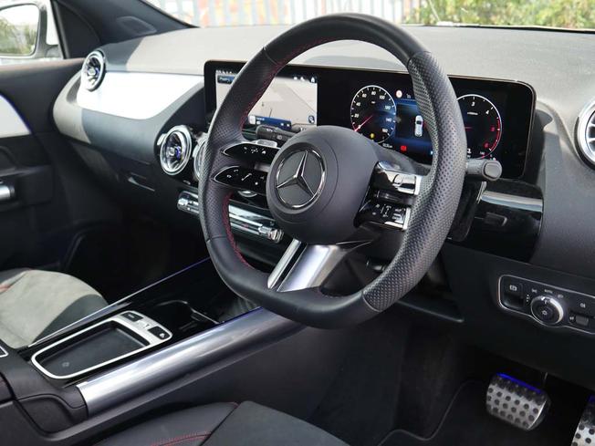 MERCEDES-BENZ Gla Photo 33
