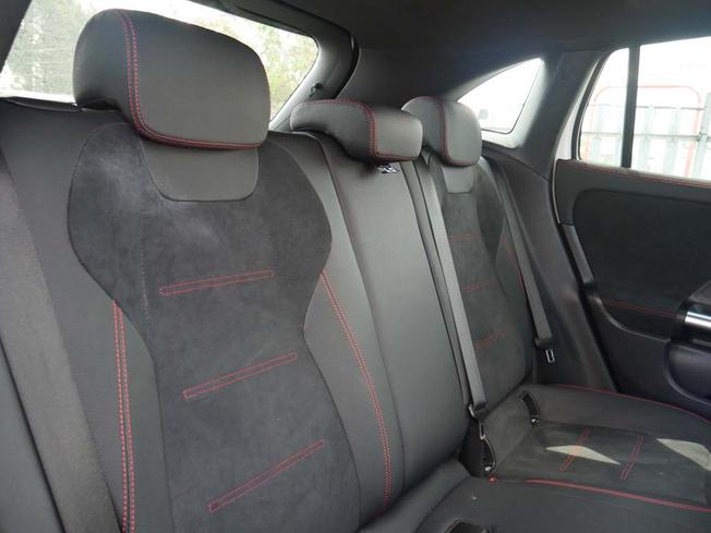 MERCEDES-BENZ Gla Photo 36