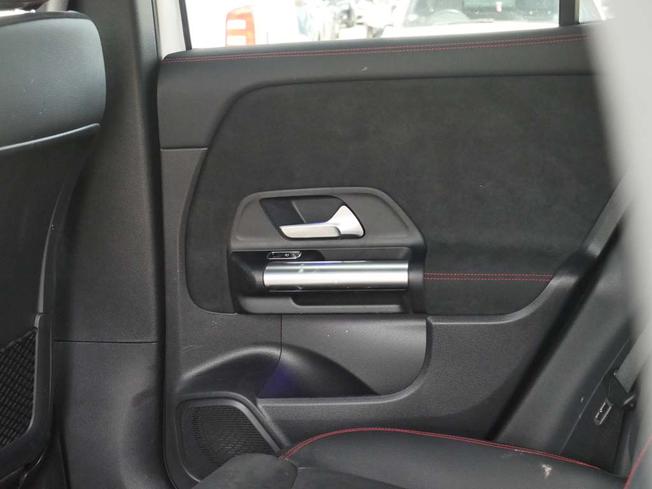 MERCEDES-BENZ Gla Photo 39