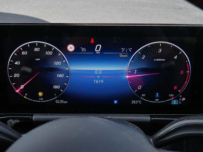 MERCEDES-BENZ Gla Photo 4
