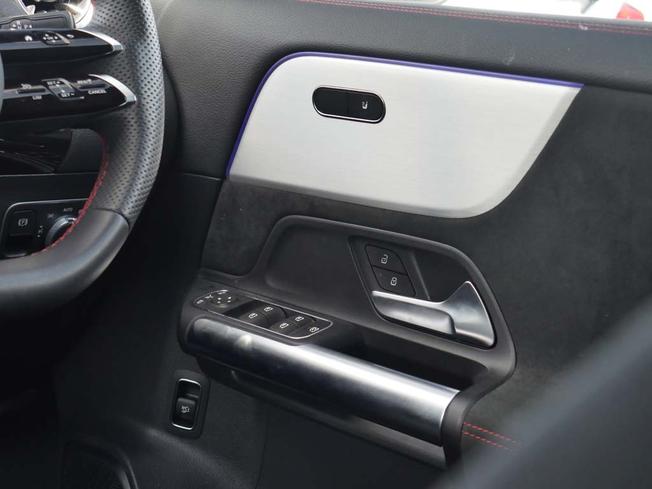MERCEDES-BENZ Gla Photo 41