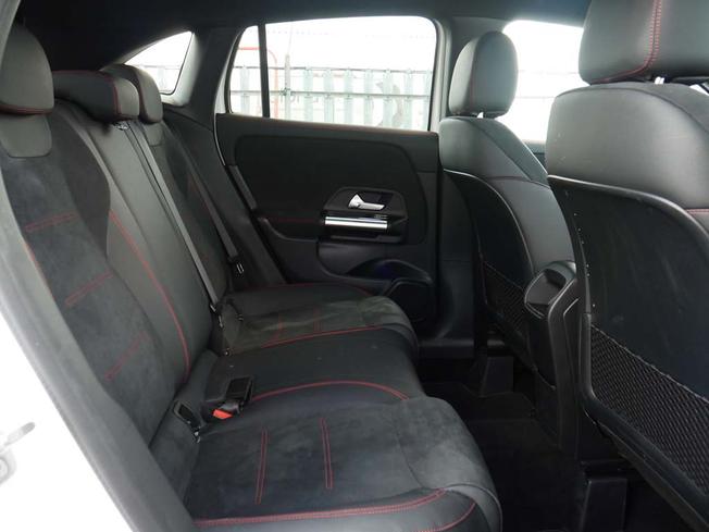 MERCEDES-BENZ Gla Photo 8