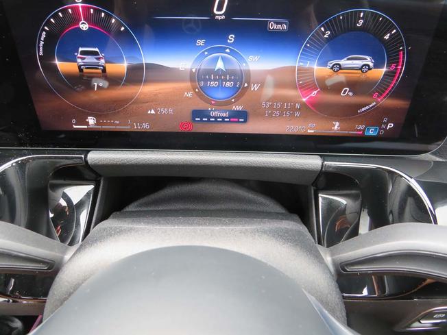 MERCEDES-BENZ GLA Photo 35