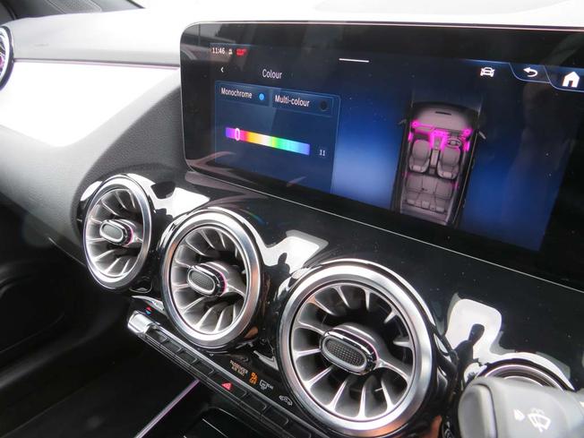 MERCEDES-BENZ GLA Photo 38