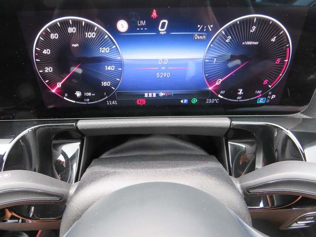 MERCEDES-BENZ GLA Photo 4
