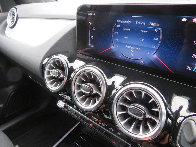 MERCEDES-BENZ GLA Photo 41