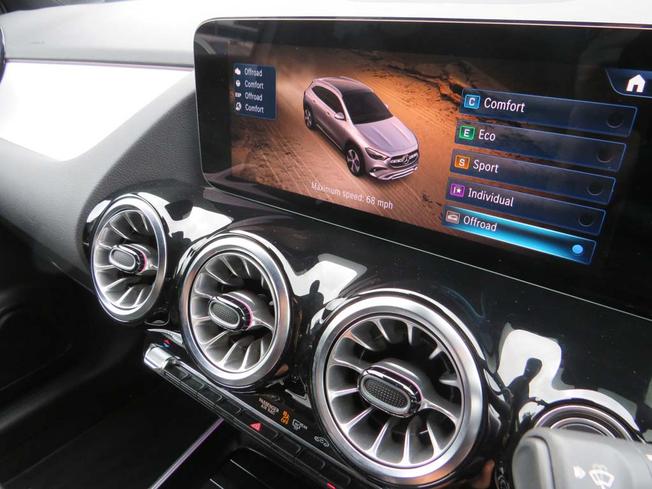 MERCEDES-BENZ GLA Photo 45