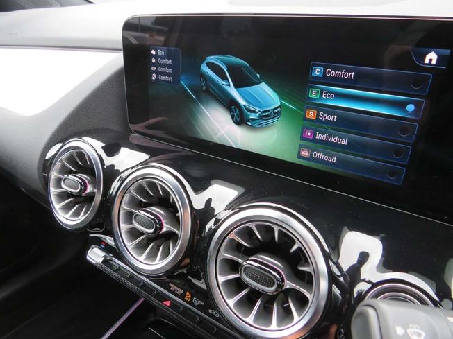MERCEDES-BENZ GLA Photo 47