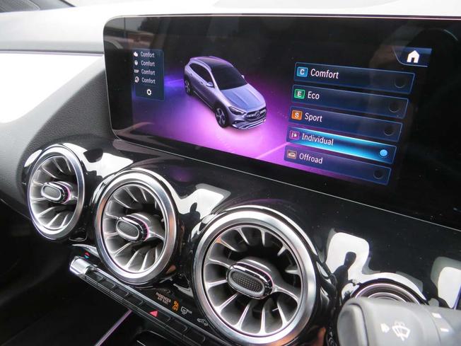 MERCEDES-BENZ GLA Photo 49
