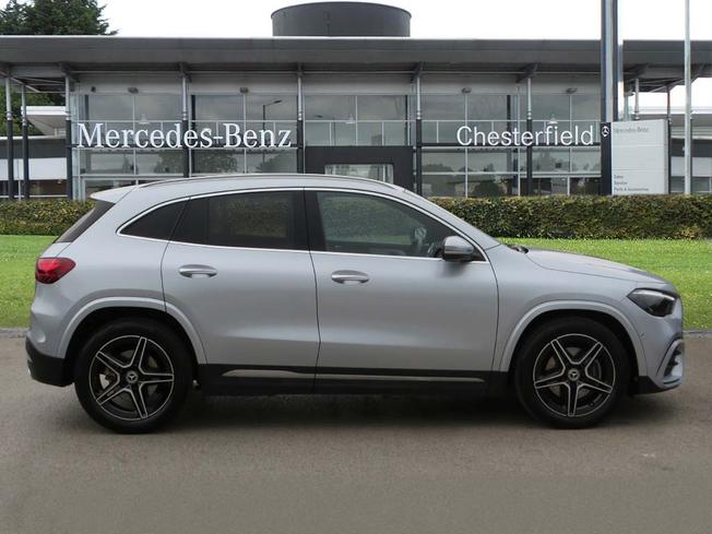 MERCEDES-BENZ GLA Photo 7