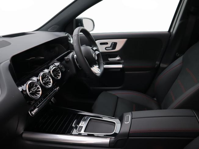MERCEDES-BENZ GLA Photo 19