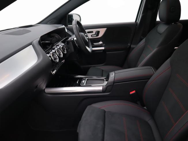 MERCEDES-BENZ GLA Photo 20