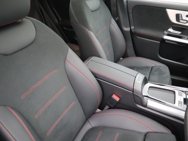 MERCEDES-BENZ GLA Photo 27