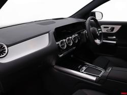 MERCEDES-BENZ GLA Photo 3