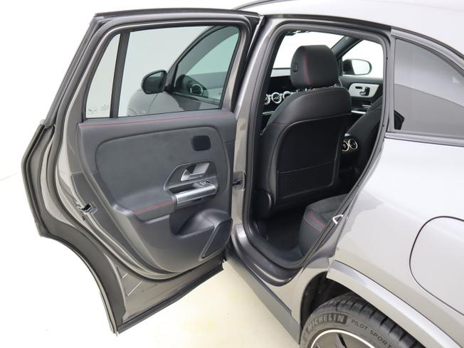 MERCEDES-BENZ GLA Photo 30