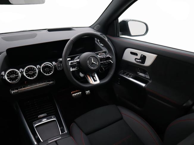 MERCEDES-BENZ GLA Photo 31