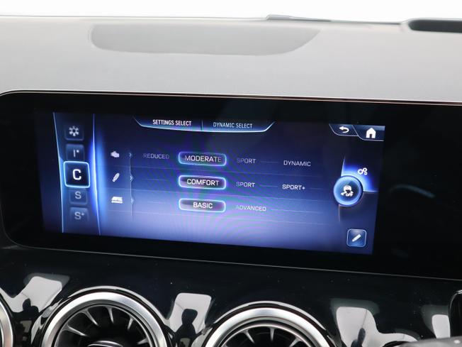MERCEDES-BENZ GLA Photo 34