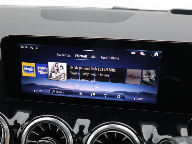 MERCEDES-BENZ GLA Photo 36