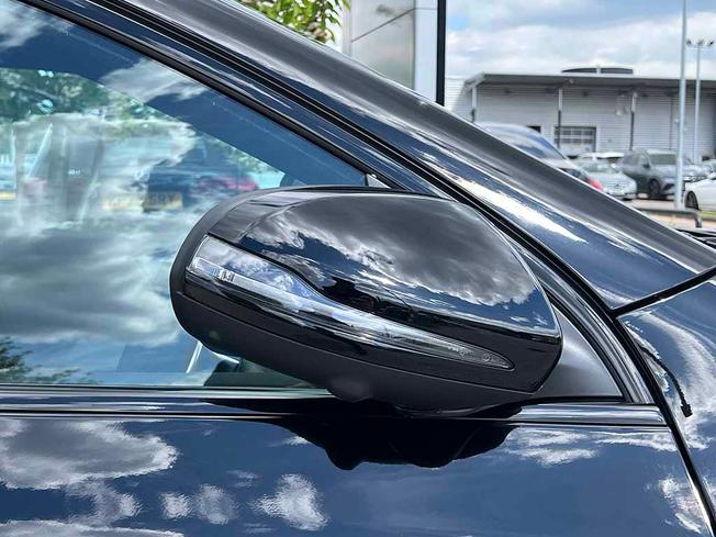 MERCEDES-BENZ Gla Photo 17