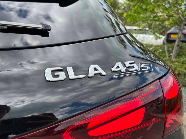 MERCEDES-BENZ Gla Photo 22