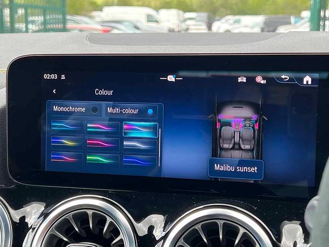 MERCEDES-BENZ Gla Photo 32
