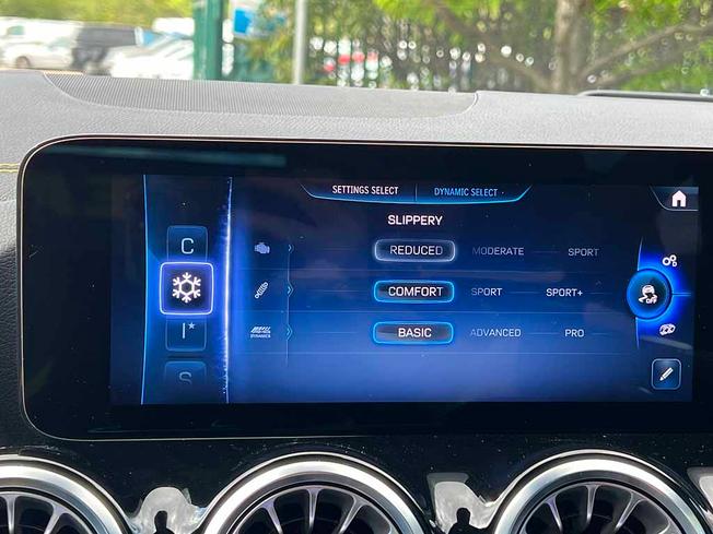 MERCEDES-BENZ Gla Photo 34