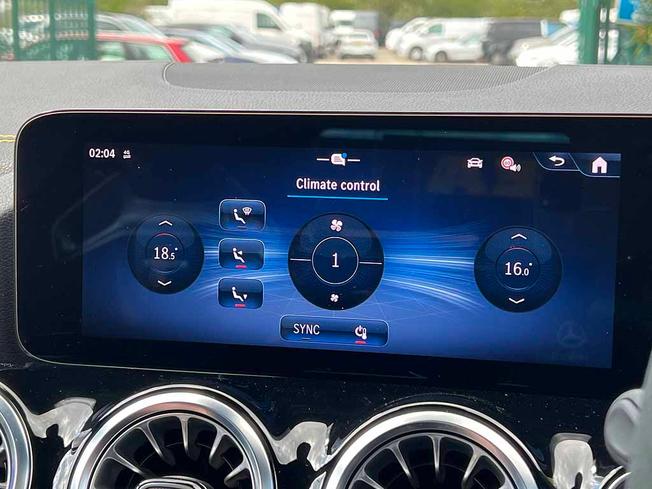 MERCEDES-BENZ Gla Photo 36