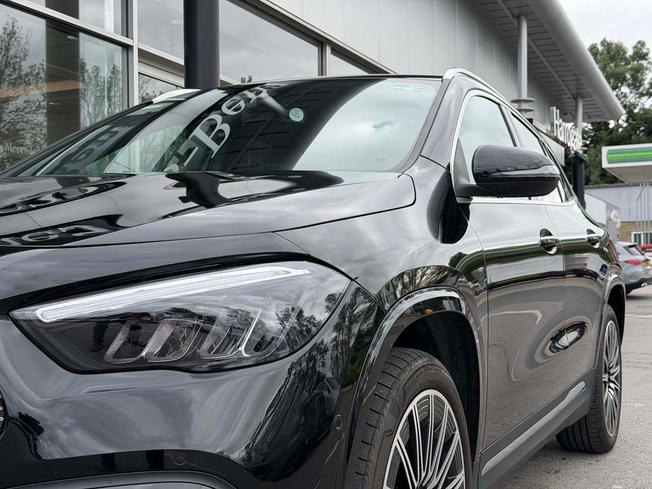 MERCEDES-BENZ GLA Photo 12