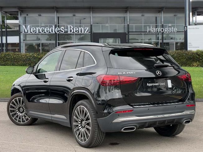MERCEDES-BENZ GLA Photo 2