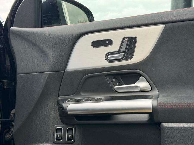 MERCEDES-BENZ GLA Photo 20