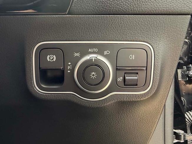 MERCEDES-BENZ GLA Photo 24