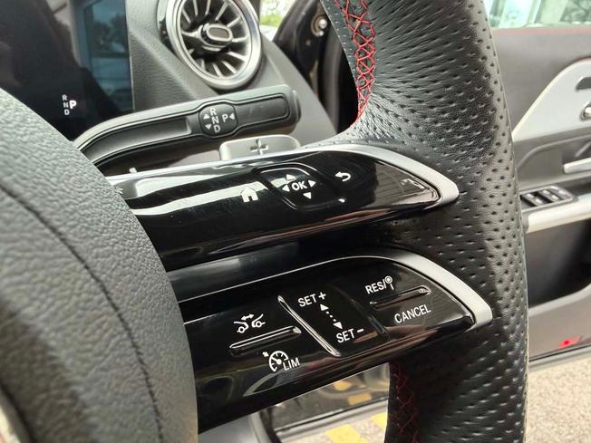 MERCEDES-BENZ GLA Photo 26