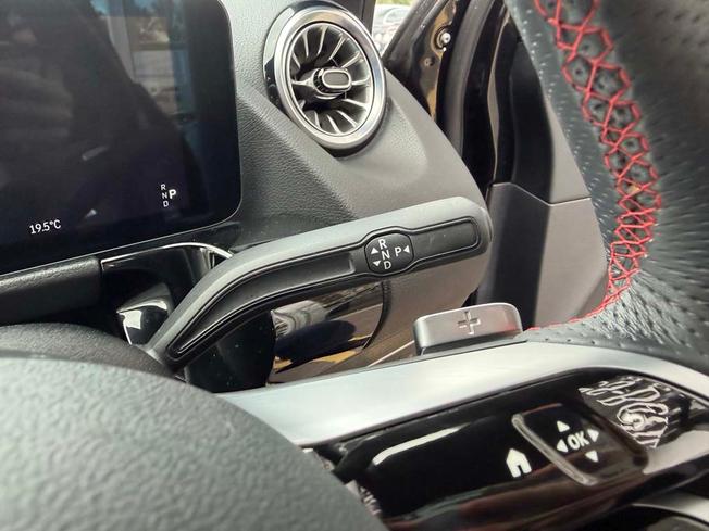 MERCEDES-BENZ GLA Photo 27