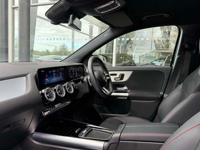 MERCEDES-BENZ GLA Photo 3