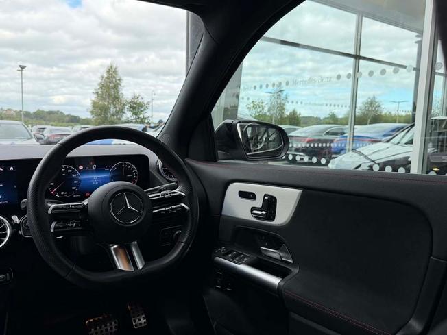 MERCEDES-BENZ GLA Photo 42
