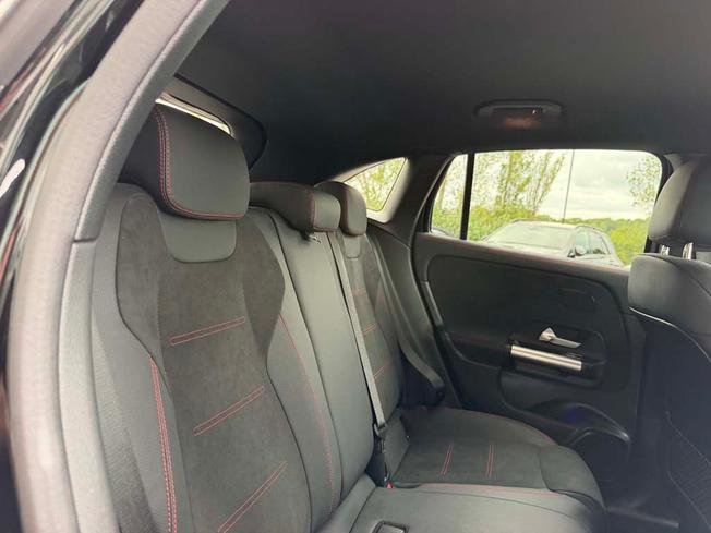 MERCEDES-BENZ GLA Photo 8