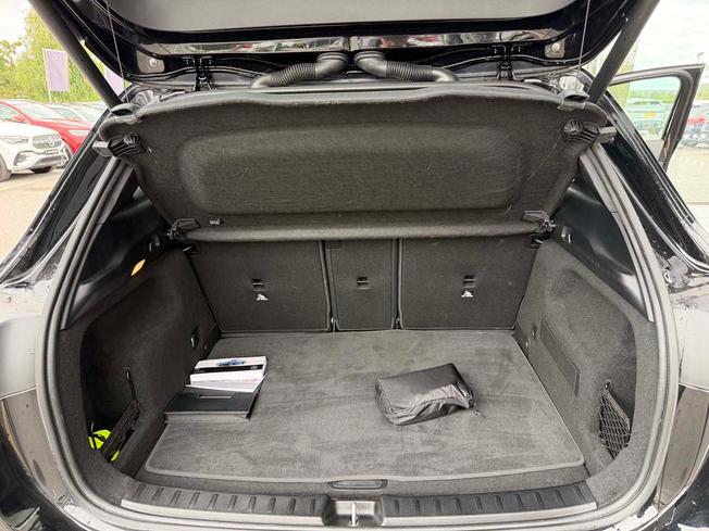 MERCEDES-BENZ GLA Photo 9