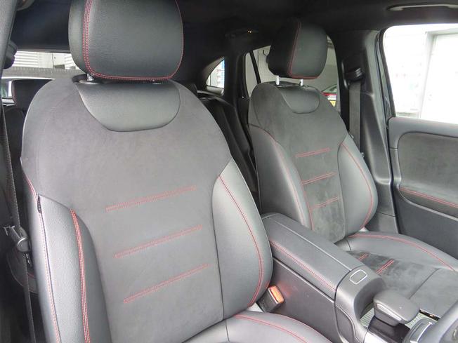 MERCEDES-BENZ GLA Photo 14