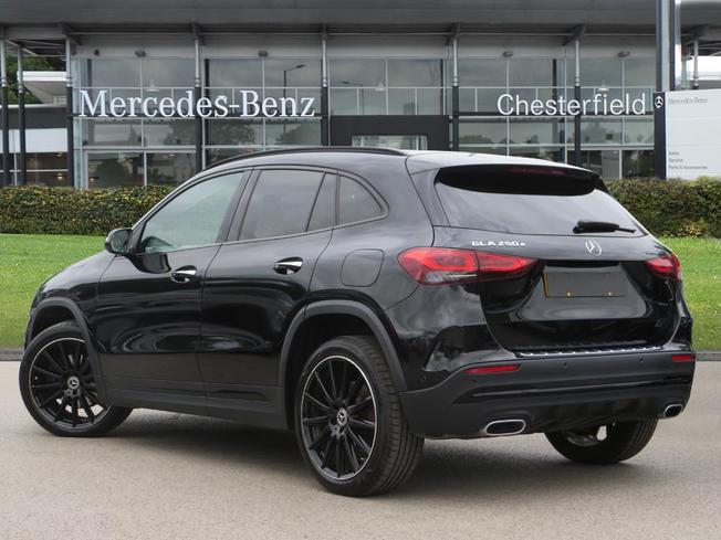 MERCEDES-BENZ GLA Photo 2