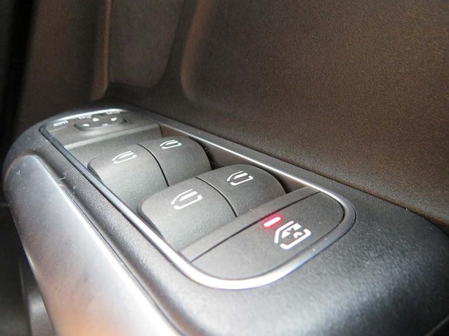 MERCEDES-BENZ GLA Photo 23