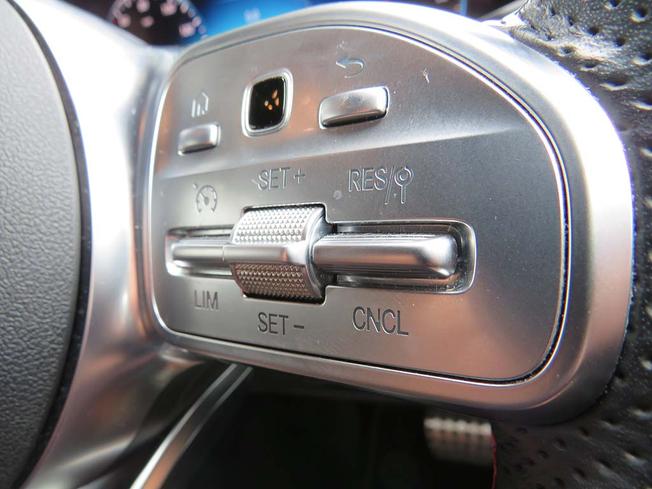 MERCEDES-BENZ GLA Photo 27