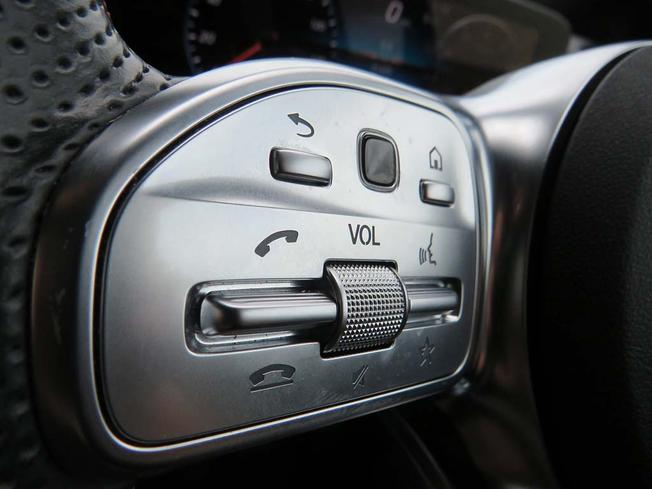 MERCEDES-BENZ GLA Photo 28