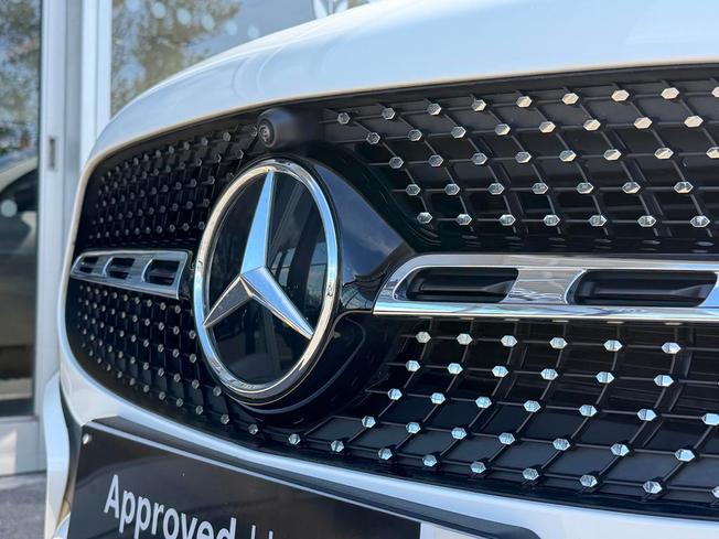 MERCEDES-BENZ GLA Photo 13