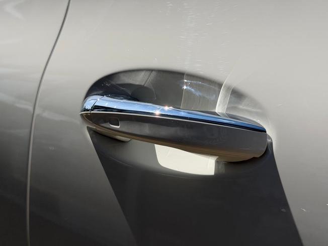 MERCEDES-BENZ GLA Photo 16