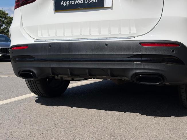 MERCEDES-BENZ GLA Photo 19